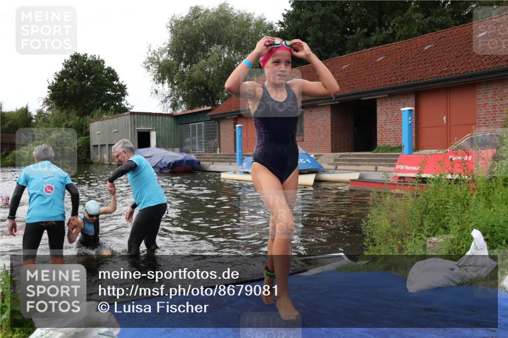 31.08.2025 - Elbe Triathlon Hamburg Luisa Fischer http://msf.ph/oto/8679081 31.08.2025 12:34:53 Schwimmen 1684, 1686, 1687, 1696 meine-sportfotos.de