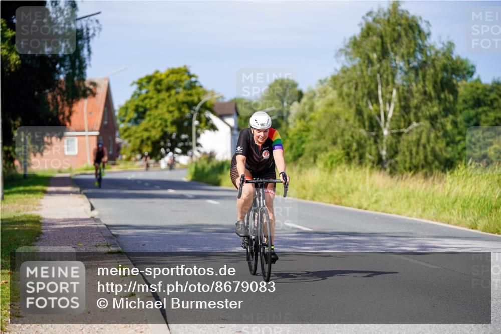 31.08.2025 - Elbe Triathlon Hamburg Michael Burmester http://msf.ph/oto/8679083 31.08.2025 10:37:24 Radfahren 907, 974 meine-sportfotos.de