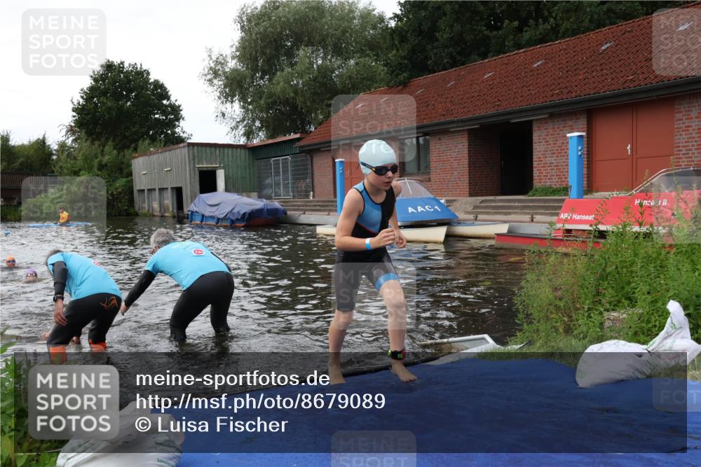31.08.2025 - Elbe Triathlon Hamburg Luisa Fischer http://msf.ph/oto/8679089 31.08.2025 12:34:55 Schwimmen 1671, 1684, 1686, 1687, 1696, 1698 meine-sportfotos.de