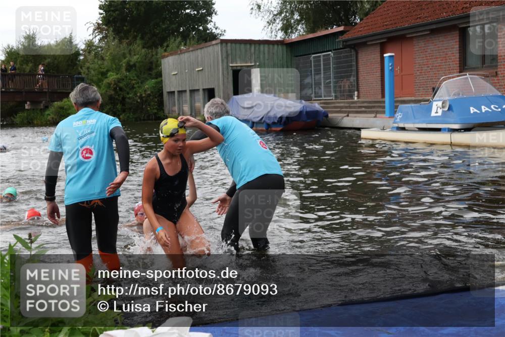 31.08.2025 - Elbe Triathlon Hamburg Luisa Fischer http://msf.ph/oto/8679093 31.08.2025 12:34:57 Schwimmen 1671, 1684, 1686, 1687, 1688, 1696, 1698 meine-sportfotos.de