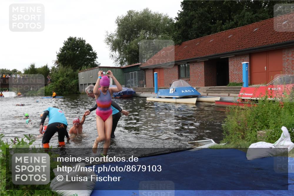 31.08.2025 - Elbe Triathlon Hamburg Luisa Fischer http://msf.ph/oto/8679103 31.08.2025 12:34:59 Schwimmen 1671, 1678, 1684, 1687, 1688, 1696, 1698 meine-sportfotos.de