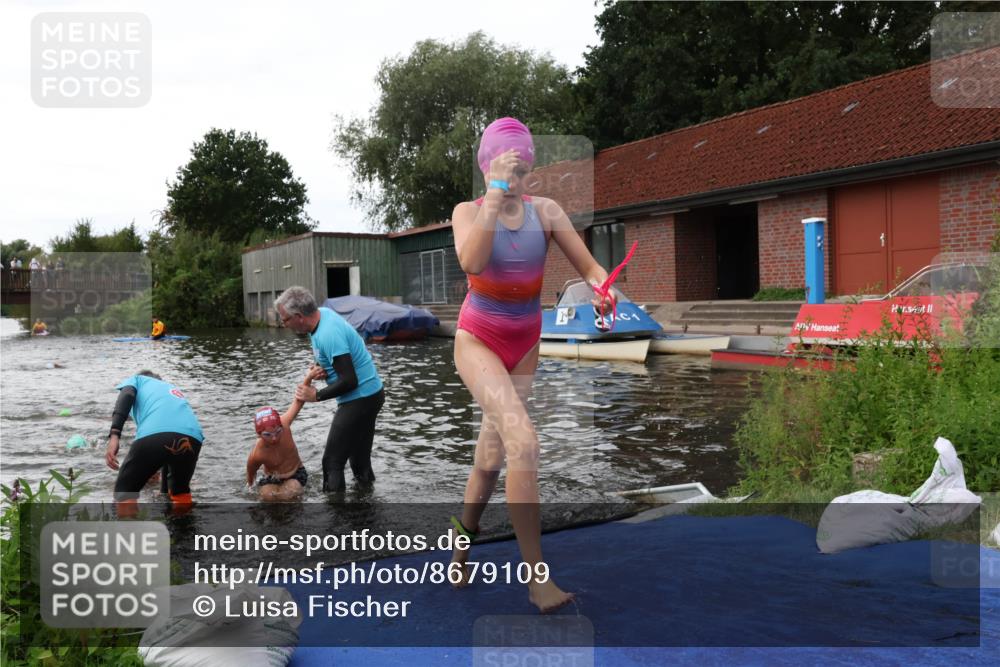 31.08.2025 - Elbe Triathlon Hamburg Luisa Fischer http://msf.ph/oto/8679109 31.08.2025 12:35:00 Schwimmen 1671, 1672, 1678, 1687, 1688, 1696, 1698 meine-sportfotos.de