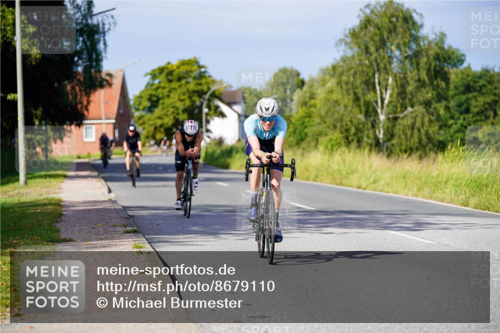 31.08.2025 - Elbe Triathlon Hamburg Michael Burmester http://msf.ph/oto/8679110 31.08.2025 10:37:38 Radfahren 902, 1076, 1287 meine-sportfotos.de