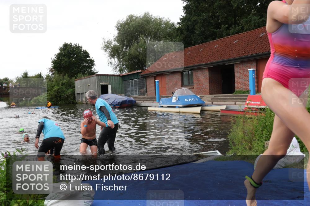 31.08.2025 - Elbe Triathlon Hamburg Luisa Fischer http://msf.ph/oto/8679112 31.08.2025 12:35:01 Schwimmen 1671, 1672, 1678, 1687, 1688, 1696, 1698 meine-sportfotos.de