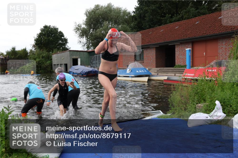 31.08.2025 - Elbe Triathlon Hamburg Luisa Fischer http://msf.ph/oto/8679117 31.08.2025 12:35:04 Schwimmen 1671, 1672, 1678, 1687, 1688, 1693, 1698 meine-sportfotos.de