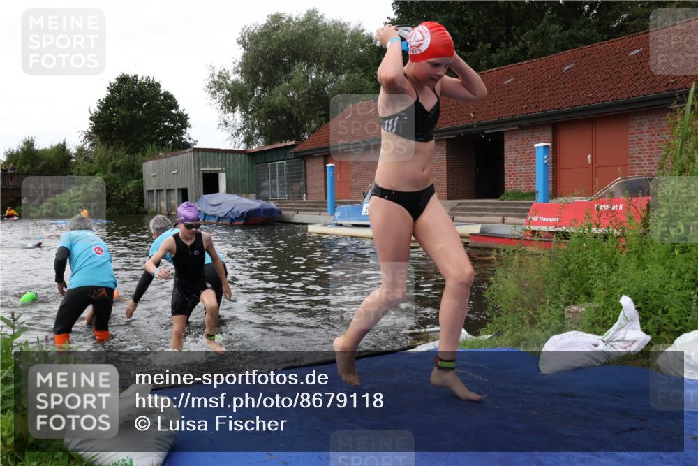 31.08.2025 - Elbe Triathlon Hamburg Luisa Fischer http://msf.ph/oto/8679118 31.08.2025 12:35:05 Schwimmen 1671, 1672, 1678, 1688, 1693, 1698 meine-sportfotos.de