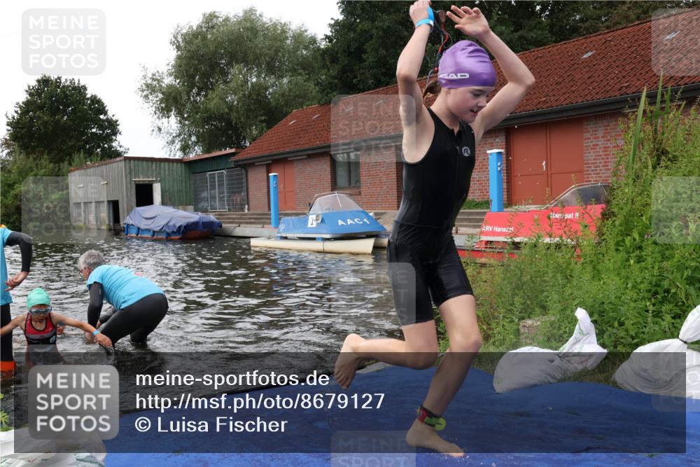 31.08.2025 - Elbe Triathlon Hamburg Luisa Fischer http://msf.ph/oto/8679127 31.08.2025 12:35:06 Schwimmen 1671, 1672, 1678, 1688, 1693, 1698 meine-sportfotos.de