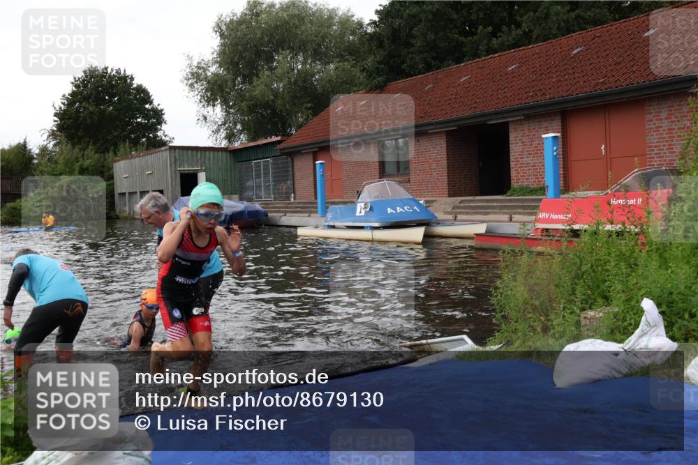31.08.2025 - Elbe Triathlon Hamburg Luisa Fischer http://msf.ph/oto/8679130 31.08.2025 12:35:08 Schwimmen 1671, 1672, 1678, 1688, 1693, 1698 meine-sportfotos.de