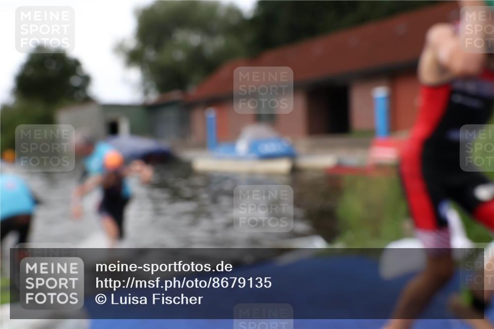 31.08.2025 - Elbe Triathlon Hamburg Luisa Fischer http://msf.ph/oto/8679135 31.08.2025 12:35:09 Schwimmen 1672, 1678, 1688, 1693, 1698 meine-sportfotos.de