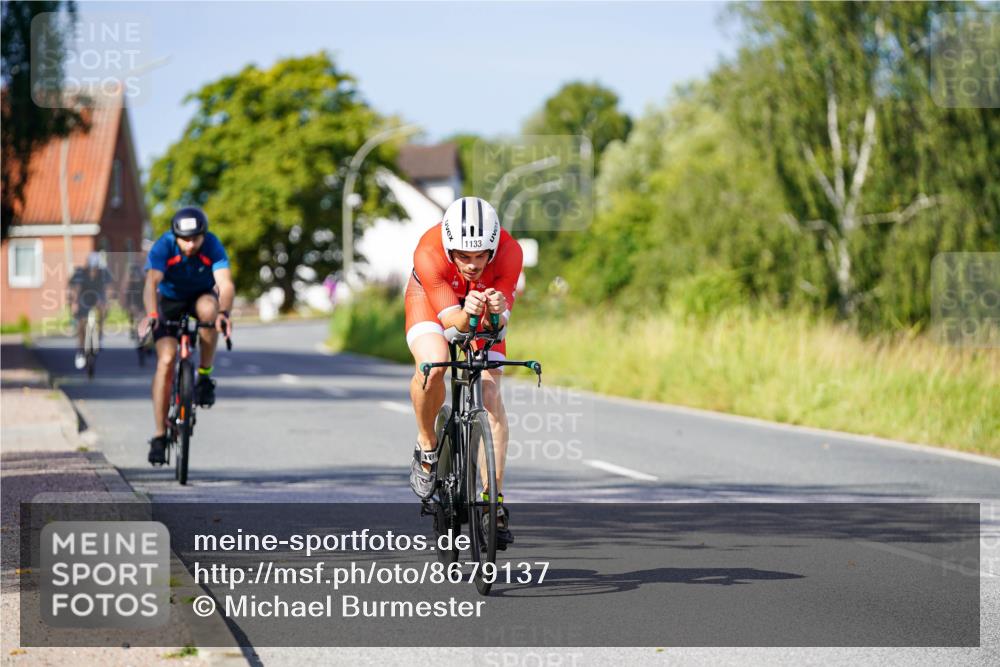 31.08.2025 - Elbe Triathlon Hamburg Michael Burmester http://msf.ph/oto/8679137 31.08.2025 10:37:45 Radfahren 902, 978, 1133 meine-sportfotos.de
