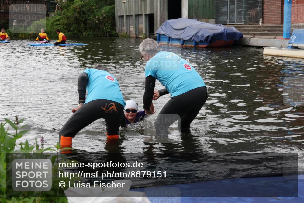 31.08.2025 - Elbe Triathlon Hamburg Luisa Fischer http://msf.ph/oto/8679151 31.08.2025 12:35:25 Schwimmen 1694 meine-sportfotos.de