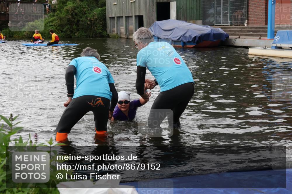 31.08.2025 - Elbe Triathlon Hamburg Luisa Fischer http://msf.ph/oto/8679152 31.08.2025 12:35:25 Schwimmen 1694 meine-sportfotos.de