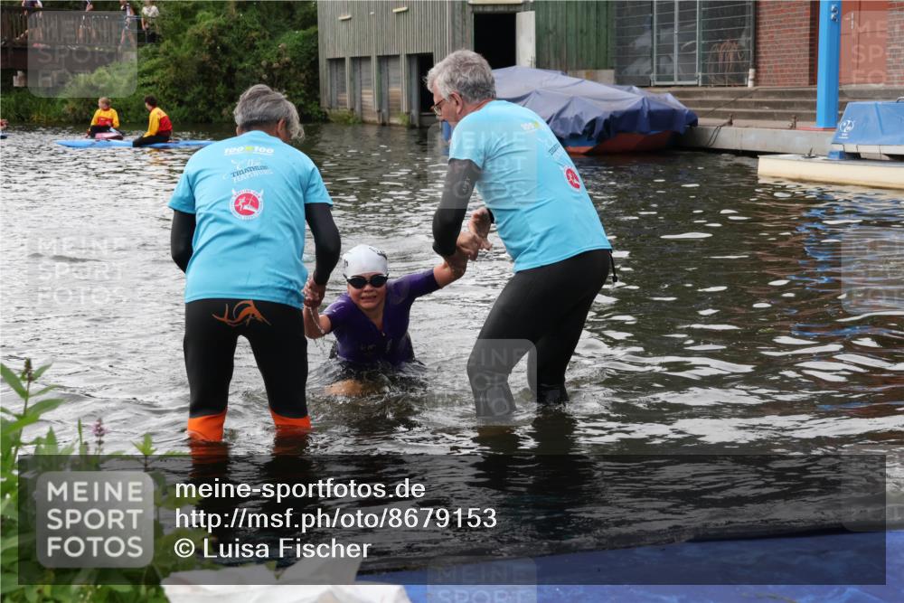 31.08.2025 - Elbe Triathlon Hamburg Luisa Fischer http://msf.ph/oto/8679153 31.08.2025 12:35:25 Schwimmen 1694 meine-sportfotos.de