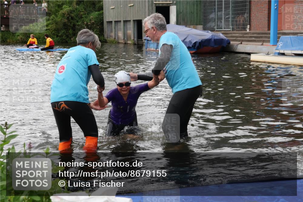 31.08.2025 - Elbe Triathlon Hamburg Luisa Fischer http://msf.ph/oto/8679155 31.08.2025 12:35:26 Schwimmen 1694 meine-sportfotos.de
