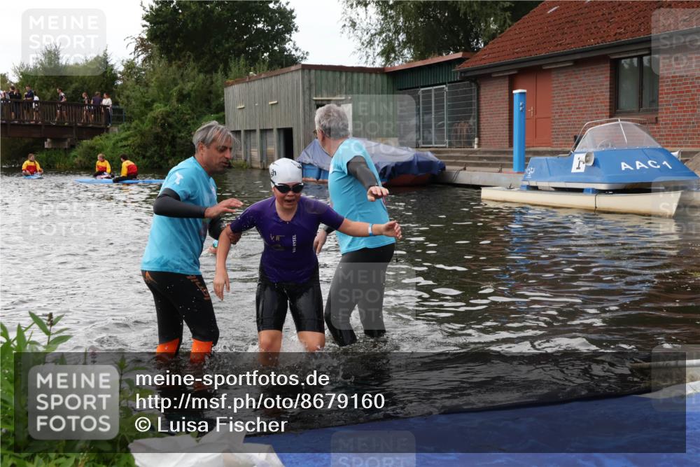 31.08.2025 - Elbe Triathlon Hamburg Luisa Fischer http://msf.ph/oto/8679160 31.08.2025 12:35:27 Schwimmen 1694 meine-sportfotos.de