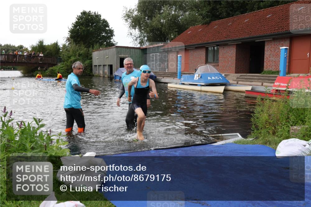 31.08.2025 - Elbe Triathlon Hamburg Luisa Fischer http://msf.ph/oto/8679175 31.08.2025 12:35:37 Schwimmen 1667 meine-sportfotos.de