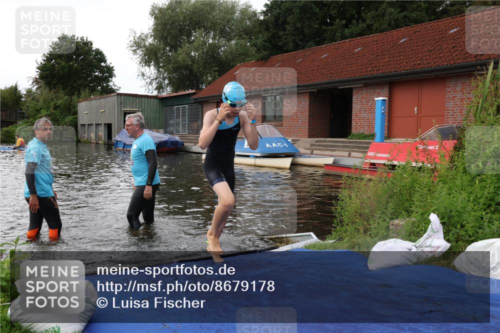 31.08.2025 - Elbe Triathlon Hamburg Luisa Fischer http://msf.ph/oto/8679178 31.08.2025 12:35:37 Schwimmen 1667 meine-sportfotos.de