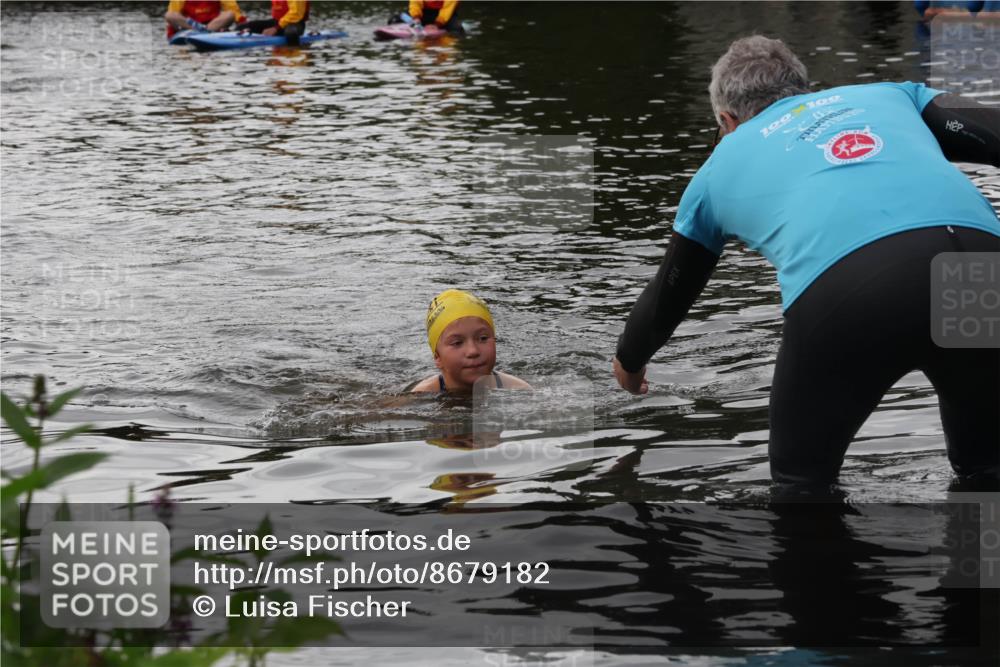 31.08.2025 - Elbe Triathlon Hamburg Luisa Fischer http://msf.ph/oto/8679182 31.08.2025 12:36:01 Schwimmen 1699 meine-sportfotos.de