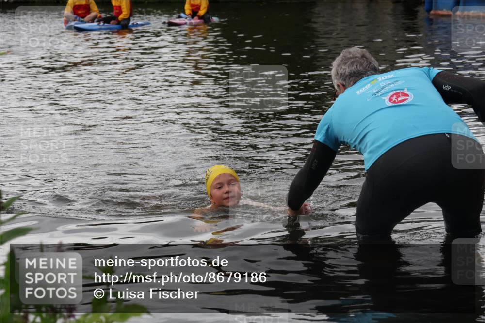 31.08.2025 - Elbe Triathlon Hamburg Luisa Fischer http://msf.ph/oto/8679186 31.08.2025 12:36:01 Schwimmen 1699 meine-sportfotos.de