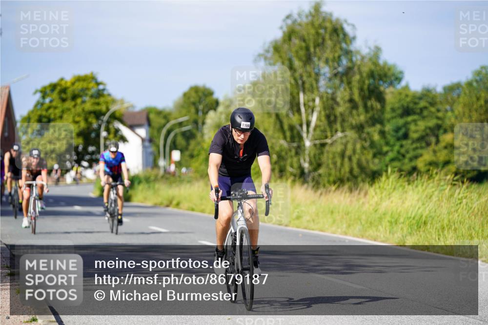 31.08.2025 - Elbe Triathlon Hamburg Michael Burmester http://msf.ph/oto/8679187 31.08.2025 10:37:58 Radfahren 950, 1051, 1070, 1088, 1166, 1315 meine-sportfotos.de