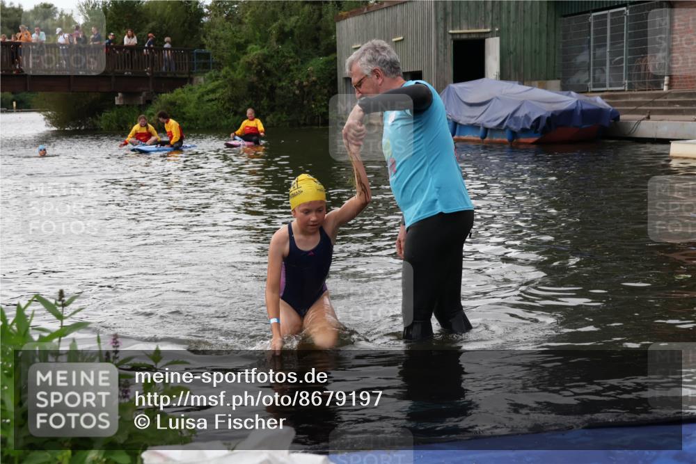 31.08.2025 - Elbe Triathlon Hamburg Luisa Fischer http://msf.ph/oto/8679197 31.08.2025 12:36:03 Schwimmen 1699 meine-sportfotos.de
