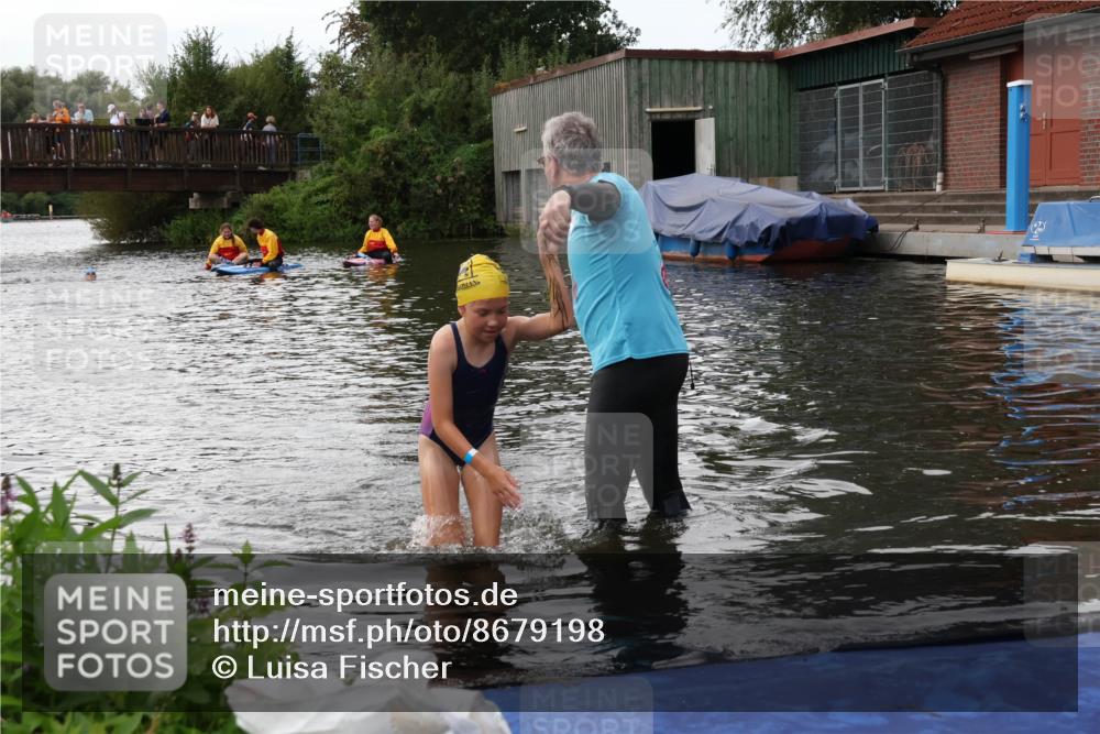 31.08.2025 - Elbe Triathlon Hamburg Luisa Fischer http://msf.ph/oto/8679198 31.08.2025 12:36:04 Schwimmen 1699 meine-sportfotos.de