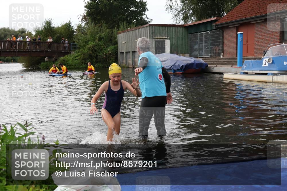 31.08.2025 - Elbe Triathlon Hamburg Luisa Fischer http://msf.ph/oto/8679201 31.08.2025 12:36:04 Schwimmen 1699 meine-sportfotos.de