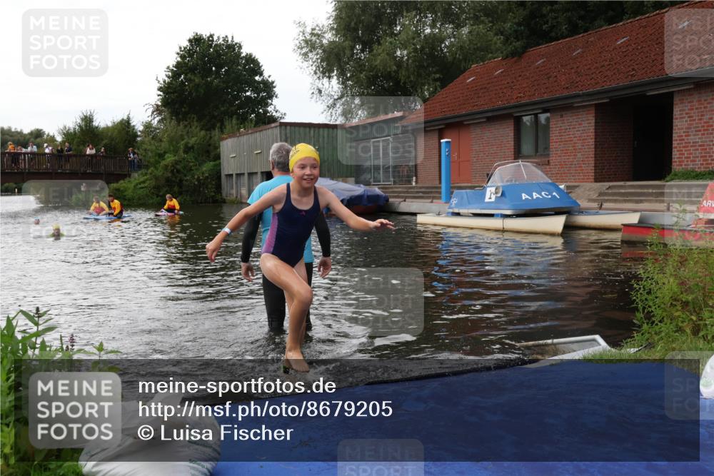 31.08.2025 - Elbe Triathlon Hamburg Luisa Fischer http://msf.ph/oto/8679205 31.08.2025 12:36:05 Schwimmen 1699 meine-sportfotos.de