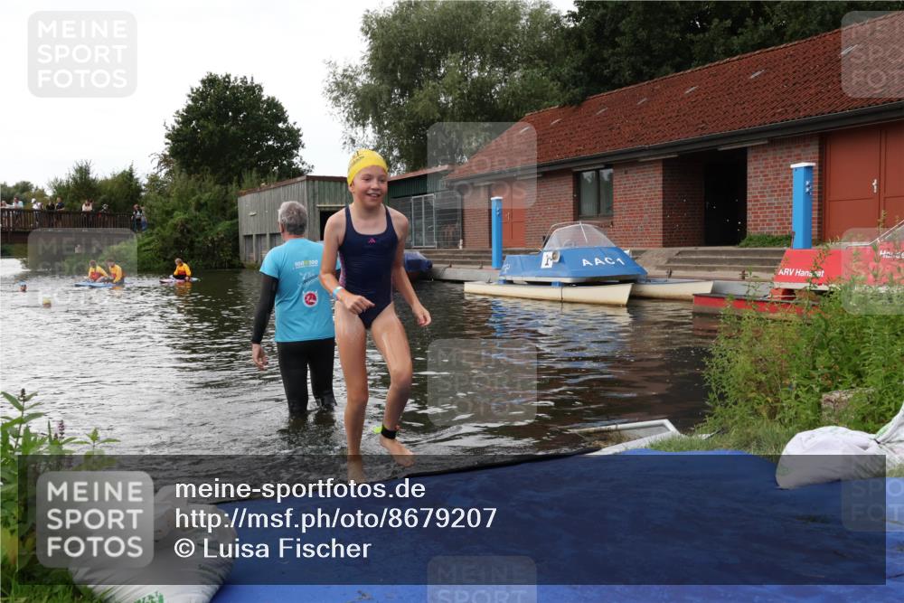 31.08.2025 - Elbe Triathlon Hamburg Luisa Fischer http://msf.ph/oto/8679207 31.08.2025 12:36:05 Schwimmen 1699 meine-sportfotos.de