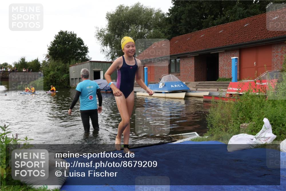 31.08.2025 - Elbe Triathlon Hamburg Luisa Fischer http://msf.ph/oto/8679209 31.08.2025 12:36:06 Schwimmen 1699 meine-sportfotos.de