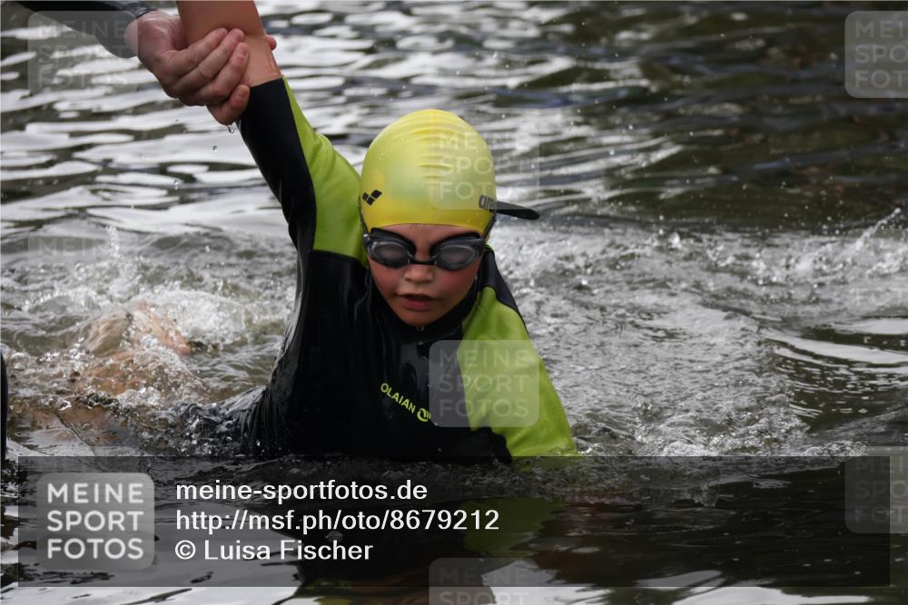 31.08.2025 - Elbe Triathlon Hamburg Luisa Fischer http://msf.ph/oto/8679212 31.08.2025 12:36:33 Schwimmen 1682 meine-sportfotos.de