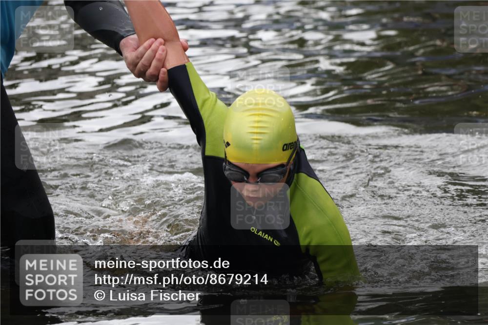 31.08.2025 - Elbe Triathlon Hamburg Luisa Fischer http://msf.ph/oto/8679214 31.08.2025 12:36:33 Schwimmen 1682 meine-sportfotos.de