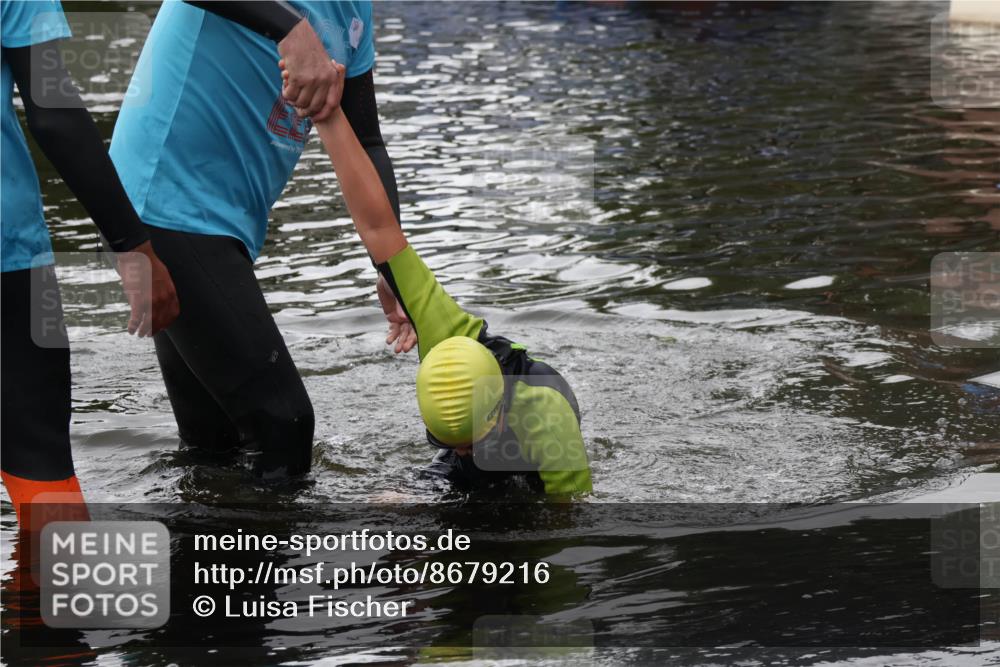 31.08.2025 - Elbe Triathlon Hamburg Luisa Fischer http://msf.ph/oto/8679216 31.08.2025 12:36:34 Schwimmen 1682 meine-sportfotos.de