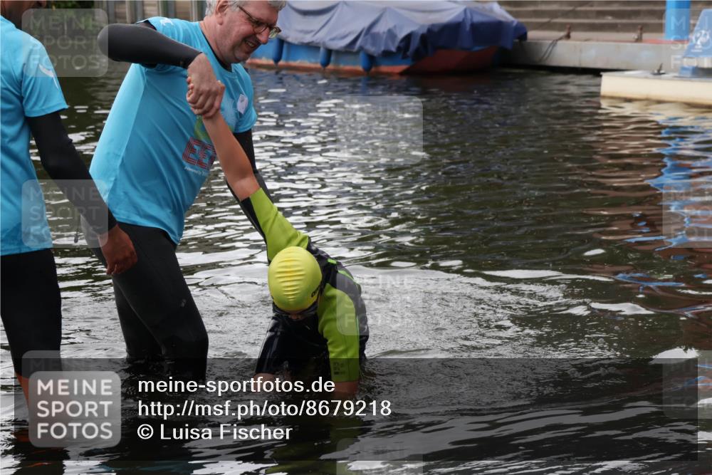 31.08.2025 - Elbe Triathlon Hamburg Luisa Fischer http://msf.ph/oto/8679218 31.08.2025 12:36:34 Schwimmen 1682 meine-sportfotos.de