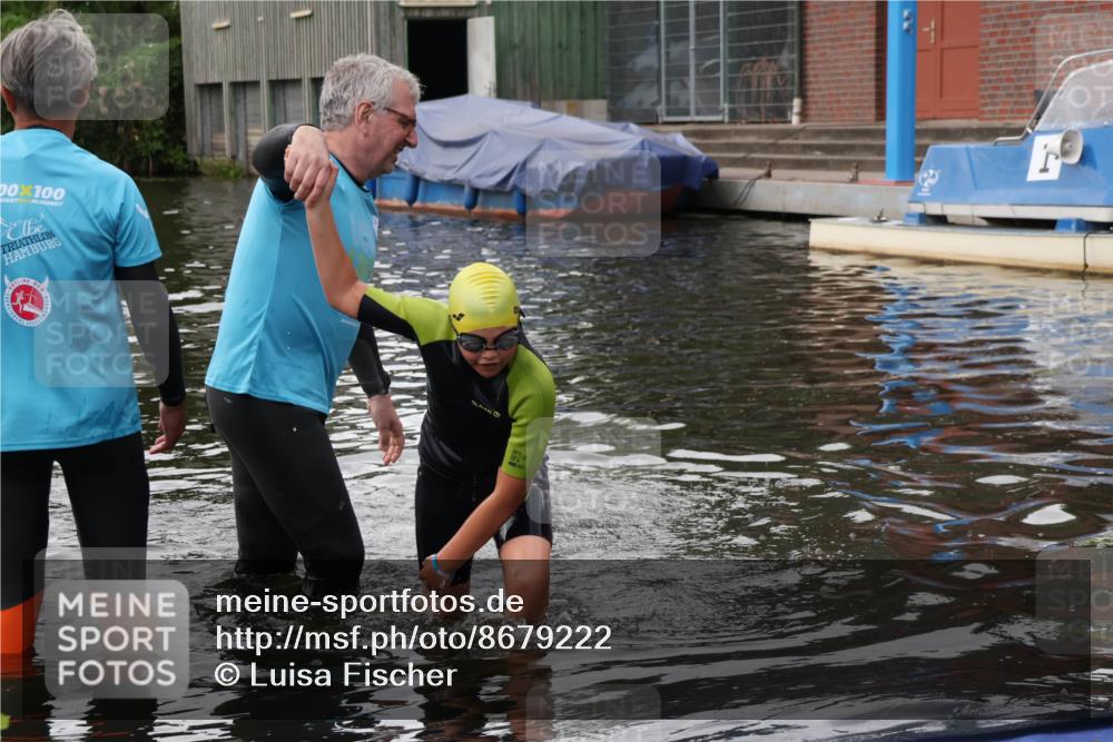 31.08.2025 - Elbe Triathlon Hamburg Luisa Fischer http://msf.ph/oto/8679222 31.08.2025 12:36:35 Schwimmen 1682 meine-sportfotos.de
