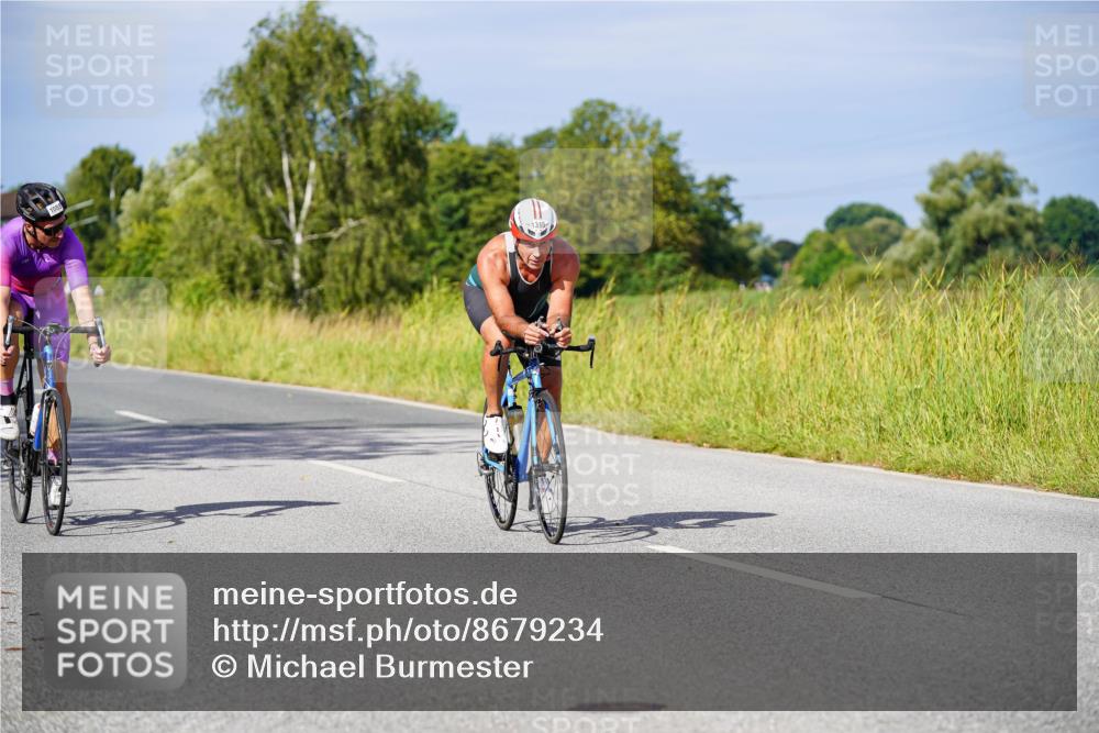 31.08.2025 - Elbe Triathlon Hamburg Michael Burmester http://msf.ph/oto/8679234 31.08.2025 10:38:04 Radfahren 879, 950, 981, 1051, 1070, 1088, 1315 meine-sportfotos.de