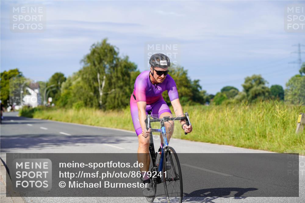 31.08.2025 - Elbe Triathlon Hamburg Michael Burmester http://msf.ph/oto/8679241 31.08.2025 10:38:05 Radfahren 879, 981, 1051, 1083, 1088, 1315 meine-sportfotos.de