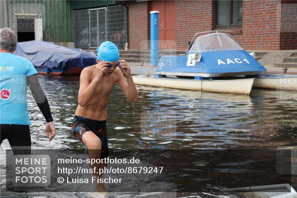 31.08.2025 - Elbe Triathlon Hamburg Luisa Fischer http://msf.ph/oto/8679247 31.08.2025 12:36:53 Schwimmen 1681, 1692 meine-sportfotos.de