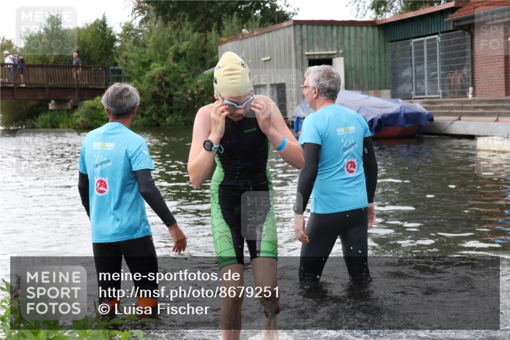 31.08.2025 - Elbe Triathlon Hamburg Luisa Fischer http://msf.ph/oto/8679251 31.08.2025 12:36:54 Schwimmen 1681, 1692 meine-sportfotos.de