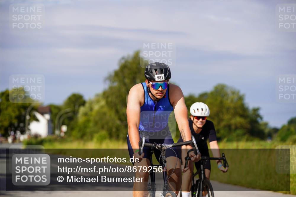 31.08.2025 - Elbe Triathlon Hamburg Michael Burmester http://msf.ph/oto/8679256 31.08.2025 10:38:09 Radfahren 879, 981, 1016, 1047, 1083 meine-sportfotos.de