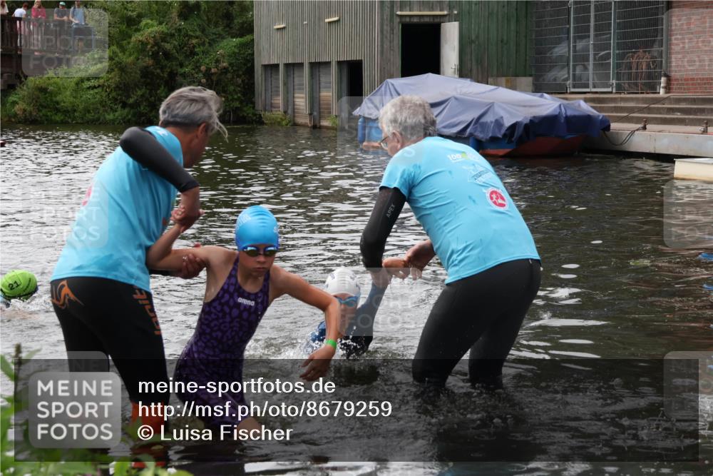 31.08.2025 - Elbe Triathlon Hamburg Luisa Fischer http://msf.ph/oto/8679259 31.08.2025 12:46:44 Schwimmen 1701, 1714, 1724 meine-sportfotos.de