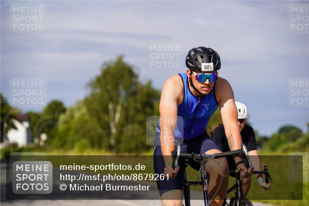 31.08.2025 - Elbe Triathlon Hamburg Michael Burmester http://msf.ph/oto/8679261 31.08.2025 10:38:10 Radfahren 879, 981, 1016, 1047, 1083 meine-sportfotos.de