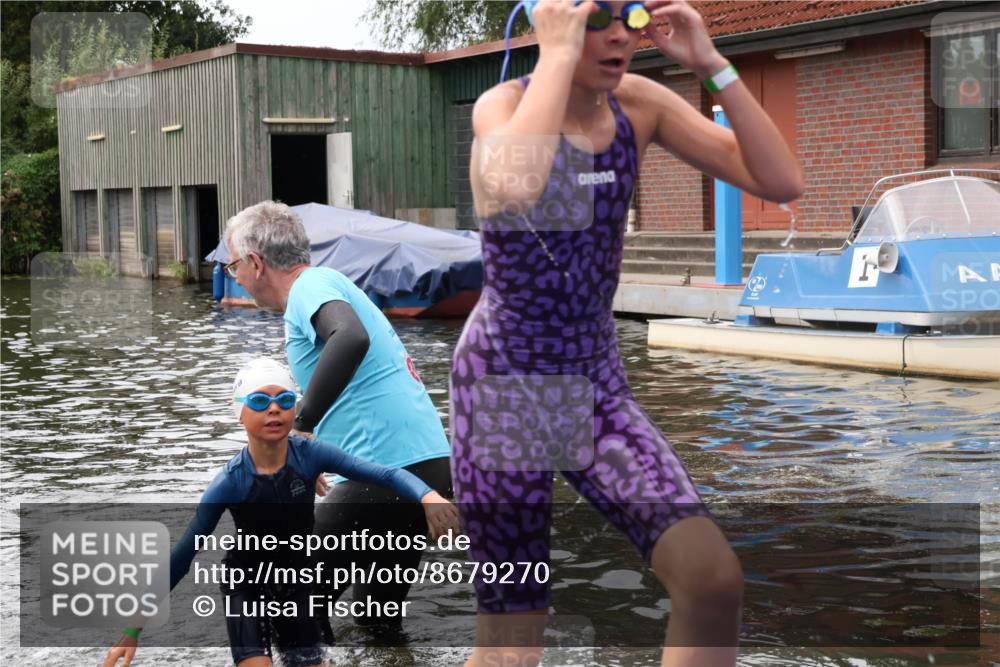 31.08.2025 - Elbe Triathlon Hamburg Luisa Fischer http://msf.ph/oto/8679270 31.08.2025 12:46:46 Schwimmen 1701, 1714, 1724 meine-sportfotos.de