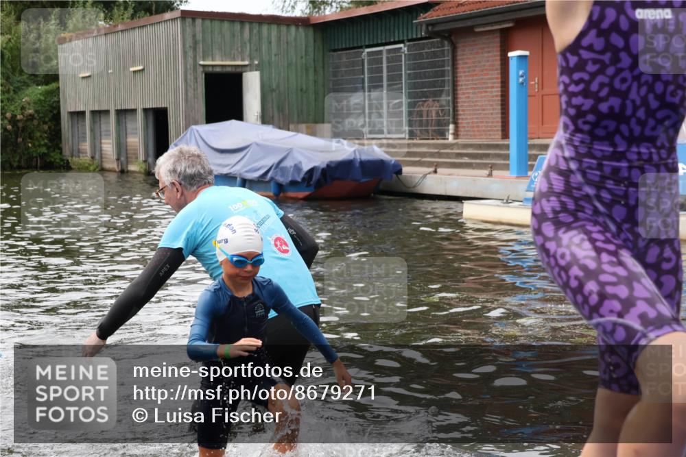 31.08.2025 - Elbe Triathlon Hamburg Luisa Fischer http://msf.ph/oto/8679271 31.08.2025 12:46:47 Schwimmen 1701, 1714, 1724 meine-sportfotos.de