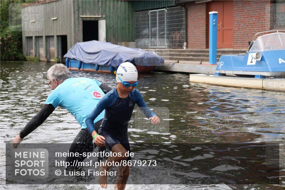 31.08.2025 - Elbe Triathlon Hamburg Luisa Fischer http://msf.ph/oto/8679273 31.08.2025 12:46:47 Schwimmen 1701, 1714, 1724 meine-sportfotos.de