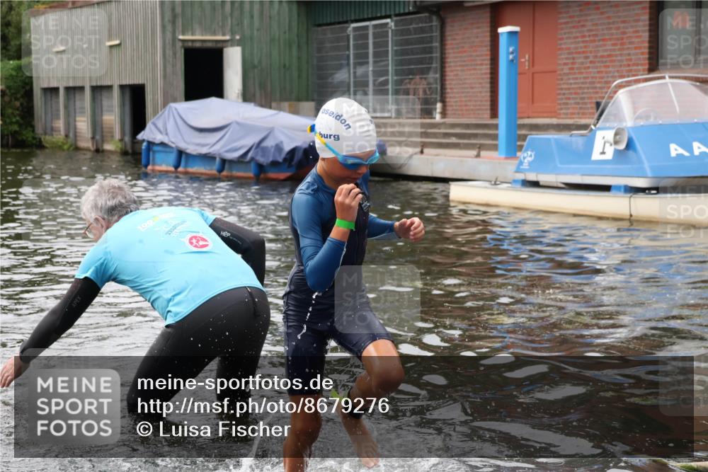 31.08.2025 - Elbe Triathlon Hamburg Luisa Fischer http://msf.ph/oto/8679276 31.08.2025 12:46:47 Schwimmen 1701, 1714, 1724 meine-sportfotos.de