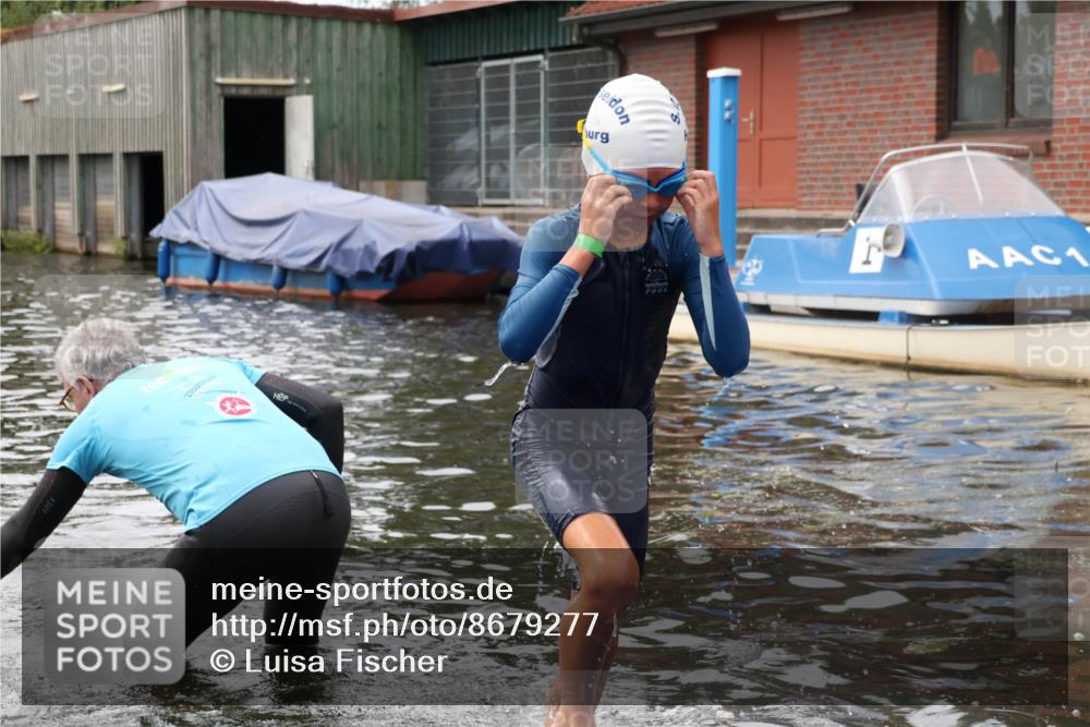 31.08.2025 - Elbe Triathlon Hamburg Luisa Fischer http://msf.ph/oto/8679277 31.08.2025 12:46:48 Schwimmen 1701, 1714, 1724 meine-sportfotos.de