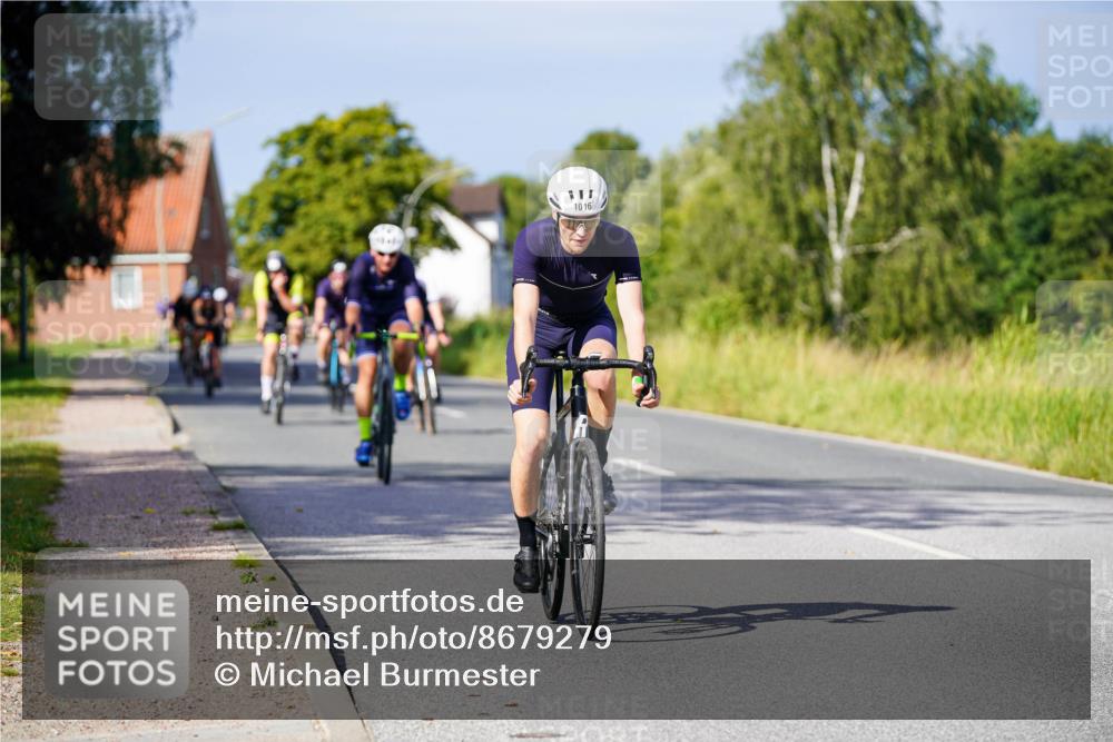 31.08.2025 - Elbe Triathlon Hamburg Michael Burmester http://msf.ph/oto/8679279 31.08.2025 10:38:14 Radfahren 824, 832, 844, 1016, 1047, 1048, 1083, 1152 meine-sportfotos.de