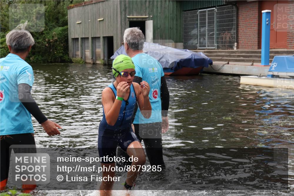 31.08.2025 - Elbe Triathlon Hamburg Luisa Fischer http://msf.ph/oto/8679285 31.08.2025 12:46:50 Schwimmen 1701, 1714, 1724 meine-sportfotos.de