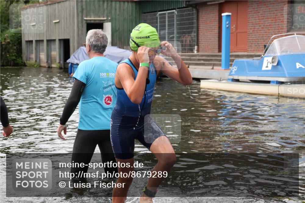31.08.2025 - Elbe Triathlon Hamburg Luisa Fischer http://msf.ph/oto/8679289 31.08.2025 12:46:51 Schwimmen 1701, 1714, 1724 meine-sportfotos.de